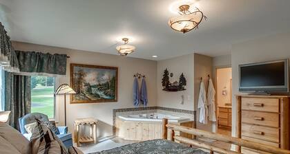Tranquil Hideaway with Tee Time Views