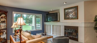 Tranquil Hideaway with Tee Time Views