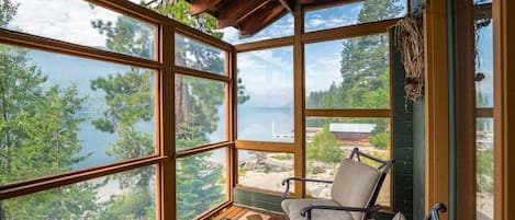 المنشأة من الداخل