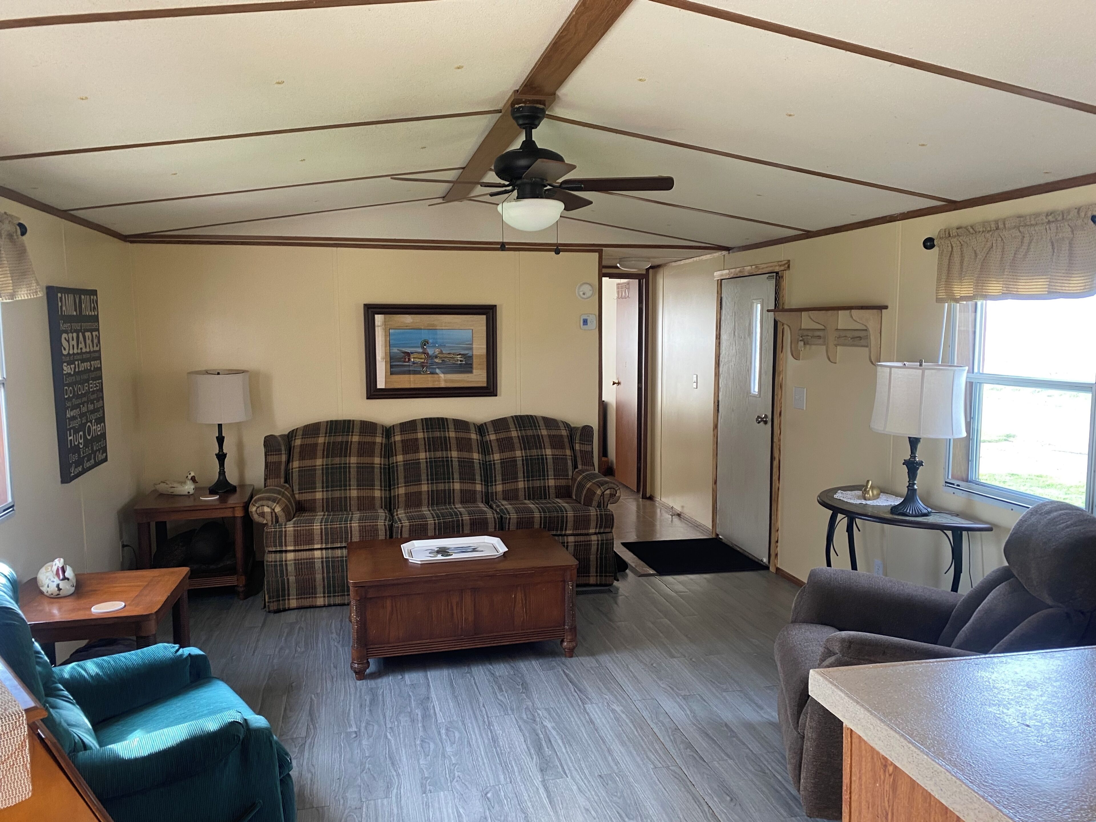 智能电视、DVD 播放器、影片库