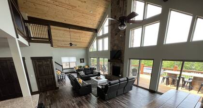 Antelope Lodge ADA Lake View w/Pickleball Court!