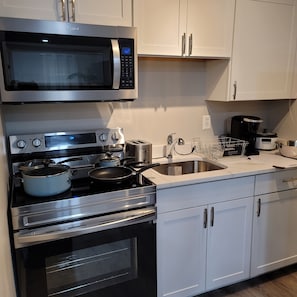 kitchen - Upscale 1 Bedroom Basement Apartment (Odenton)