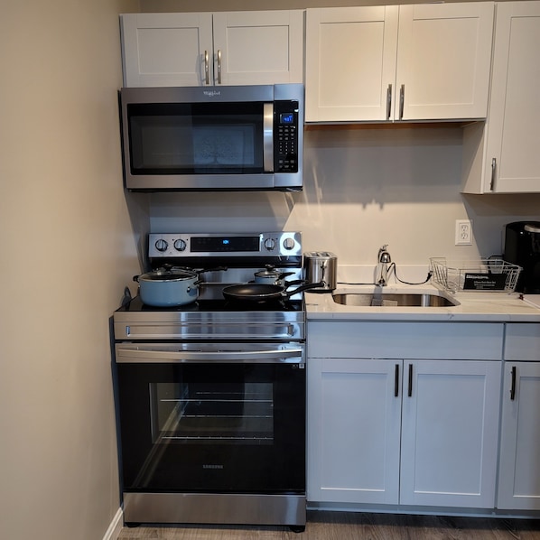kitchen - Upscale 1 Bedroom Basement Apartment (Odenton)
