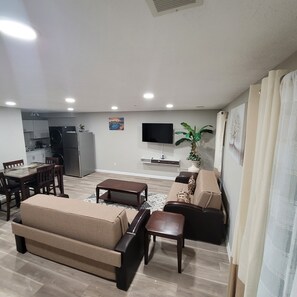 livingroom - Upscale 1 Bedroom Basement Apartment (Odenton)