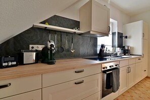 Kühlschrank, Ofen, Herdplatte, Geschirrspüler