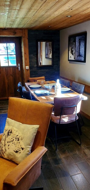 Dining - Cosy apartment in a quiet, authentic chalet (Vallorcine)
