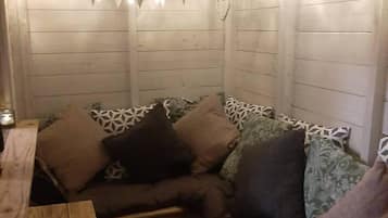 Ferienhaus | Wohnzimmer | 30-Zoll-Fernseher mit Digitalempfang