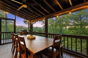 Outdoor dining - TreeHouse Vibe • Slide, HotTub, FirePit, Fun Games (Blue Ridge)