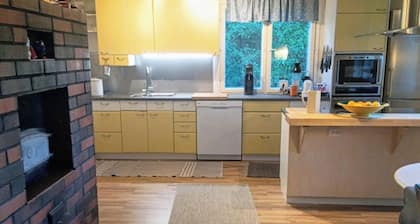 Beautiful 4 Bedroom Cottage With Wood Sauna
