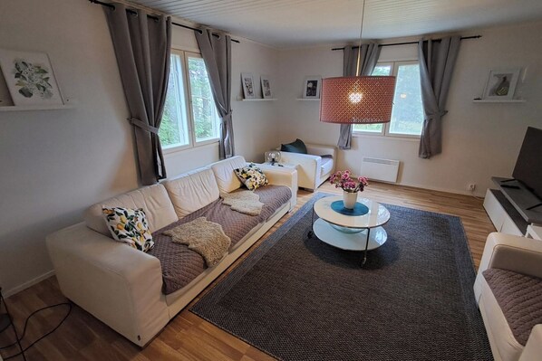 Unclassified image, 1 of 42, button