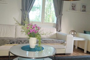 30-inch TV with cable channels, fireplace - Beautiful 4 Bedroom Cottage With Wood Sauna (Kouvola)