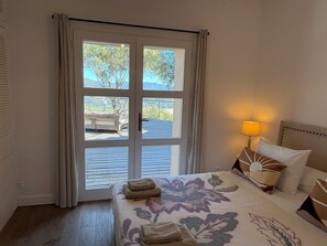 4 bedrooms, WiFi, bed sheets
