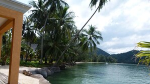Villa | Property grounds - Villa Banromyen Siamroyalview 70mtrs to Beach (Ko Chang)