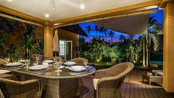 Villa | Outdoor dining
