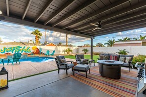 Outdoor dining - SW Modern | Two Masters | Pool + Hottub | Mural (Scottsdale)