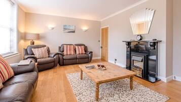 Télévision, cheminée