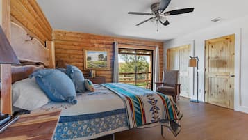 4 bedrooms, desk, laptop workspace, iron/ironing board
