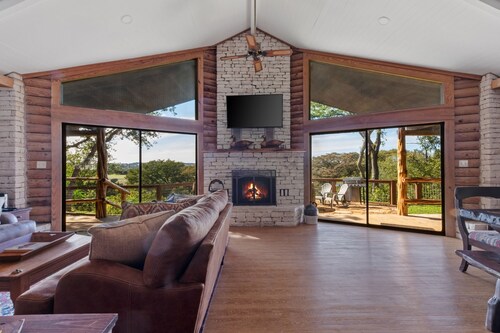 Guadalupe Bluff Log Cabin 4 Bedroom Home by RedAwning