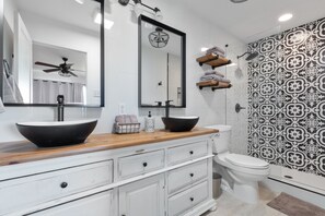 House, 4 Bedrooms | Bathroom | Towels - Guadalupe Bluff Farmhouse 3 Bedroom Home by RedAwning (Kerrville)
