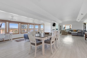 Dining - Guadalupe Bluff Farmhouse 3 Bedroom Home by RedAwning (Kerrville)