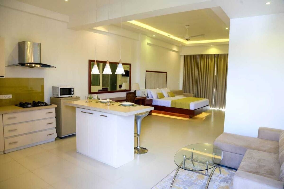 Superior Suite | In-room safe, soundproofing, iron/ironing board, free WiFi