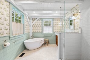 Shower, towels