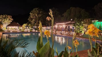 Outdoor pool, pool umbrellas, sun loungers
