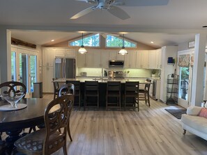 Fridge, microwave, oven, stovetop - Mid-lake spacious cottage w/amazing views, deep water, protected swimming area. (Dadeville)