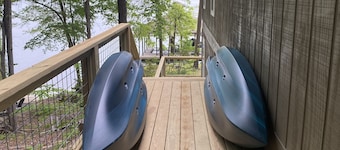 Mid-lake spacious cottage w/amazing views, deep water, protected swimming area.