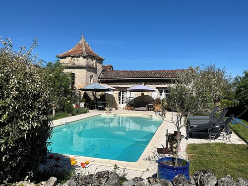 Ferme quercinoises 7 chmbrs 5 s/b Piscine privée 14 pers.