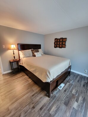3 bedrooms, in-room safe, iron/ironing board, free WiFi