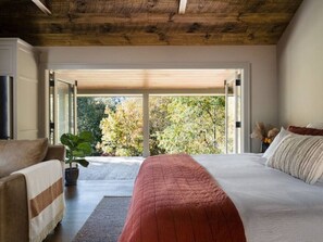 Desk, iron/ironing board, WiFi, bed sheets - Luxury Retreat Perfect for Reconnecting w/ Nature (Faber)
