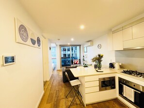 Private kitchen - ❤️FIFFT08/InnerCBD/SkyHigh View/1Min To Station/FREE(Pool/GYM/Tram) (Melbourne)