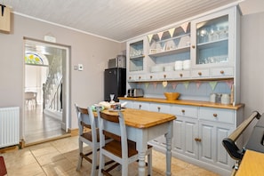 Dining - Cartref - Cottage with Hot Tub, Countryside Views (Saundersfoot)