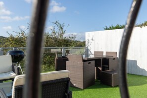 تناول الطعام بالخارج