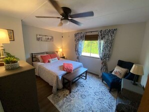 2 多间卧室、办公桌、熨斗/熨衣板、免费 WiFi