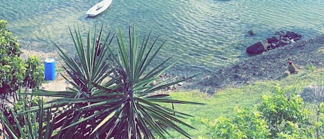 Plage, chaises longues, serviettes de plage