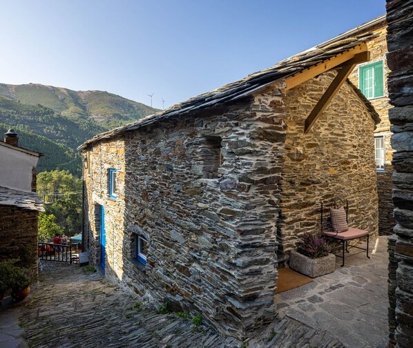 Exterior - Contemporary styled studio (Piódão)