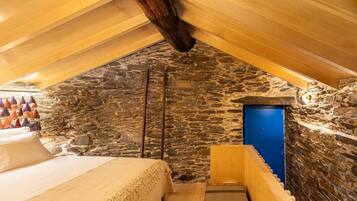 1 bedroom, iron/ironing board, free internet