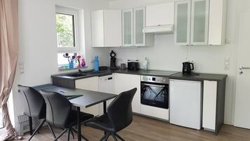 Kühlschrank, Ofen, Herdplatte, Geschirrspüler