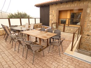 Outdoor dining - RURAL HOUSE A RITMO DE BURRO (Robledondo)