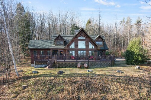 Private Lincoln Log Luxury Lodge in the Adirondacks 