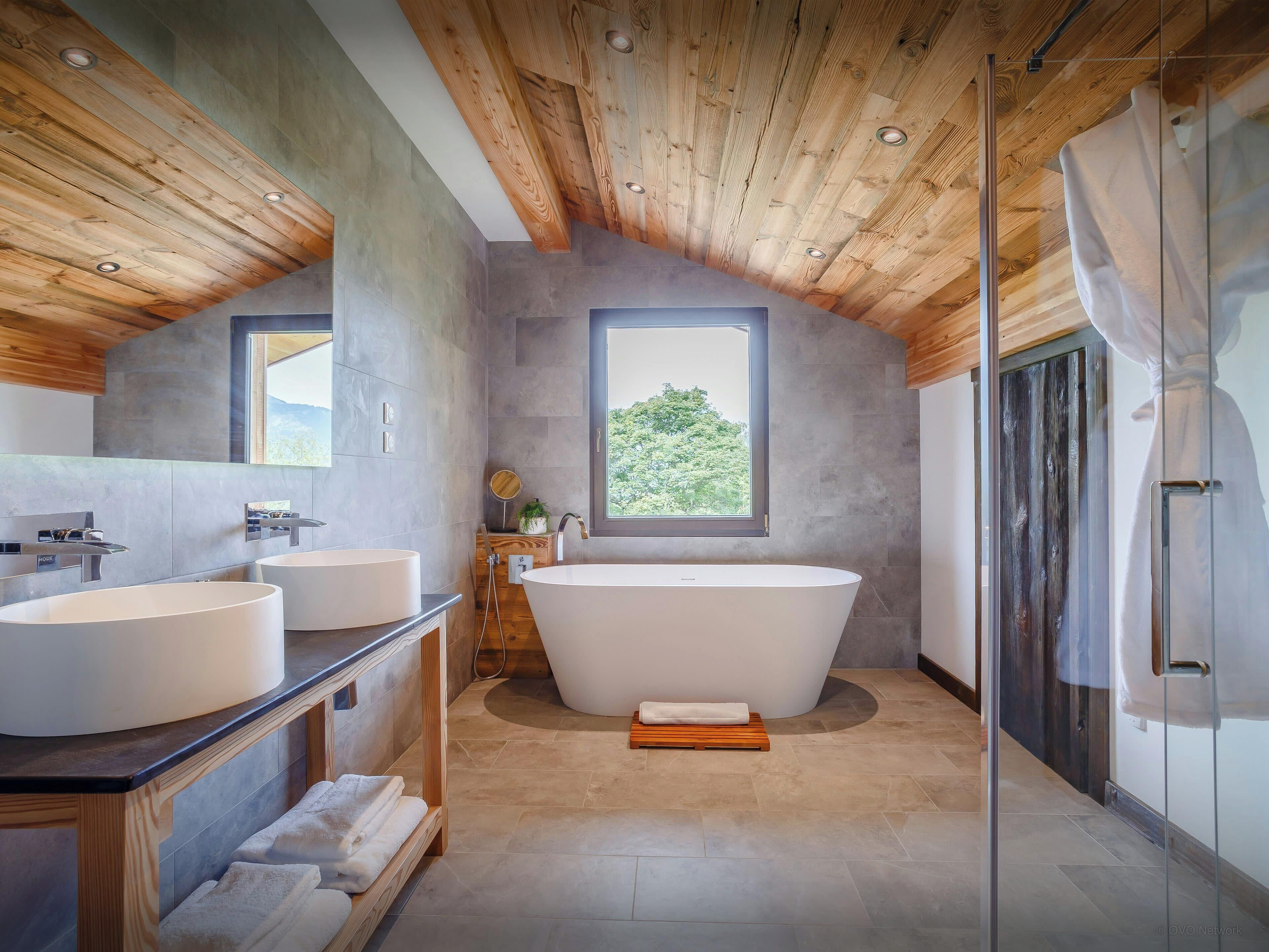Bathtub, hair dryer, towels