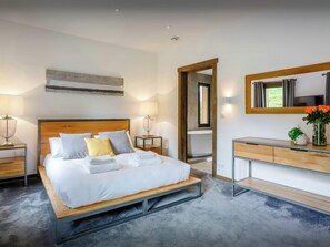 7 habitaciones, wifi y ropa de cama 