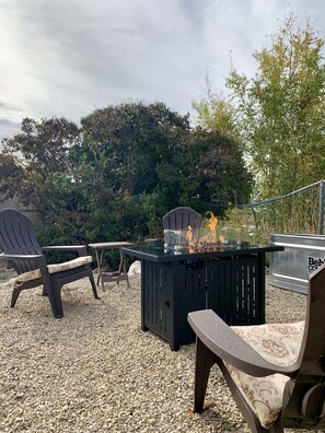 Property grounds - Mountain Side Tiny House with Deck and Firepit (Pleasant Grove)
