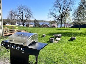 Outdoor dining - Peaceful River Retreat with Fireplace & Panoramic Views (Cementon)