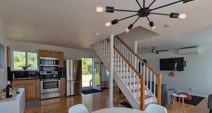 Peaceful River Retreat with Fireplace & Panoramic Views