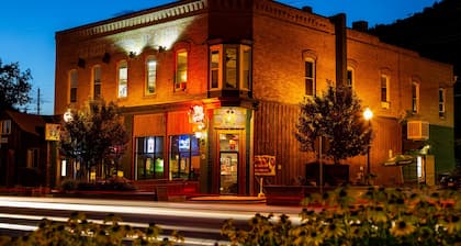 Merlin's Bunkhouse at the Ore House Inn