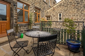 Apartment | Balcony - Oldmill-2bed-sleeps6-privategarden-optionalhottub (Keighley)