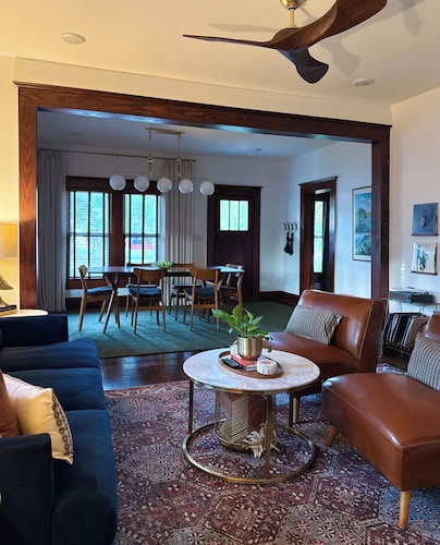 Boutique Historic Home • Walk Downtown • Sleeps 6